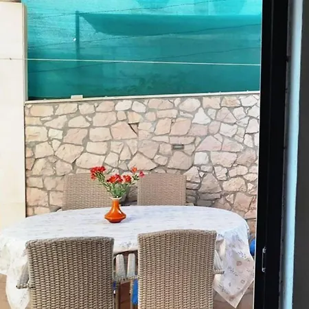 Charming Vanja With Style Apartment